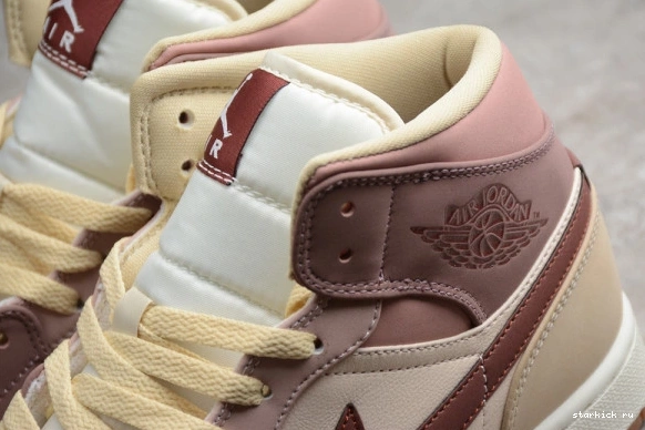 DO7440-821 Smoky (W) Dark Mid  Mauve Pony SE 1 DO7440-821 Jordan 0121